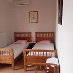 Evenik * Erétria